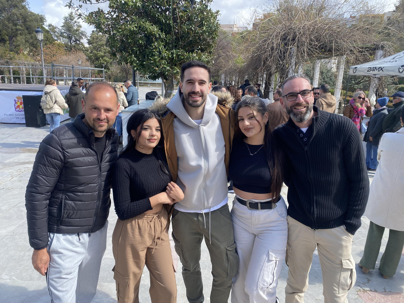 En imágenes: no hay mal tiempo que pueda con el 'Pre-Rumbón' de Jaén