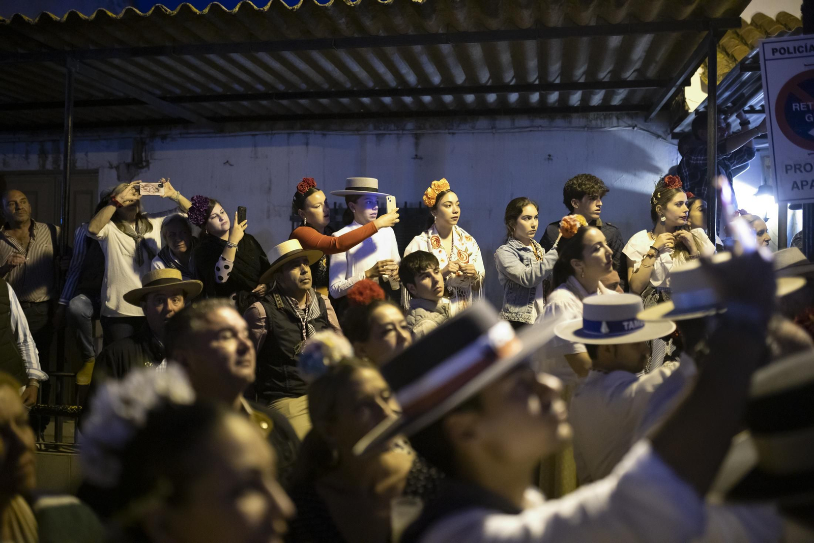 El Rocío 2023: Imágenes de la entrada de la Hermandad de Huelva en El Rocío