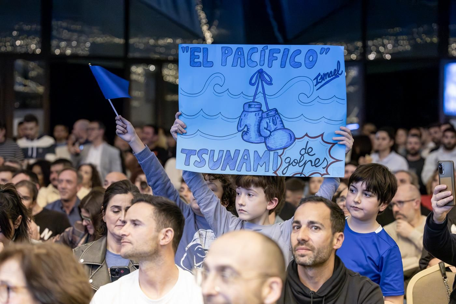 El boxeo solidario de la VI velada White Collar Boxing cautiva al público de Jaén