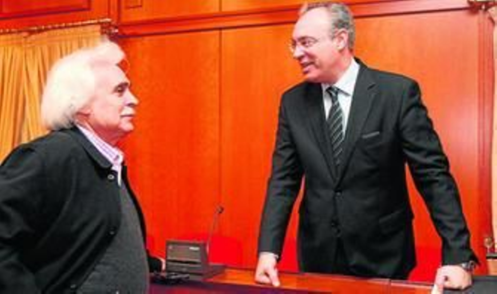 Rafael Gómez y Juan Pablo Durán, en una sesión plenaria.