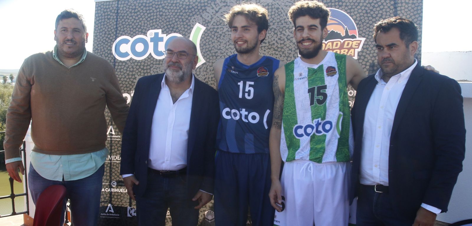 Enrique Garrido, Pepe Palacios, Josemi Jiménez, Alejandro Trujillo y Manuel Jesús Coto, durante la presentación.