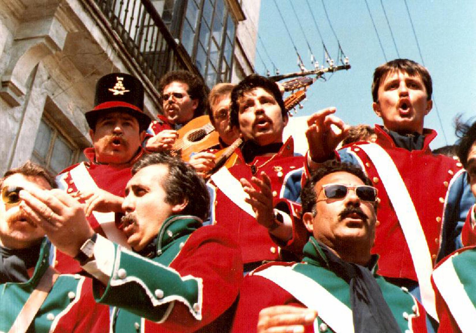 En la batea del coro 'Gucamayos y lechuguinos'.