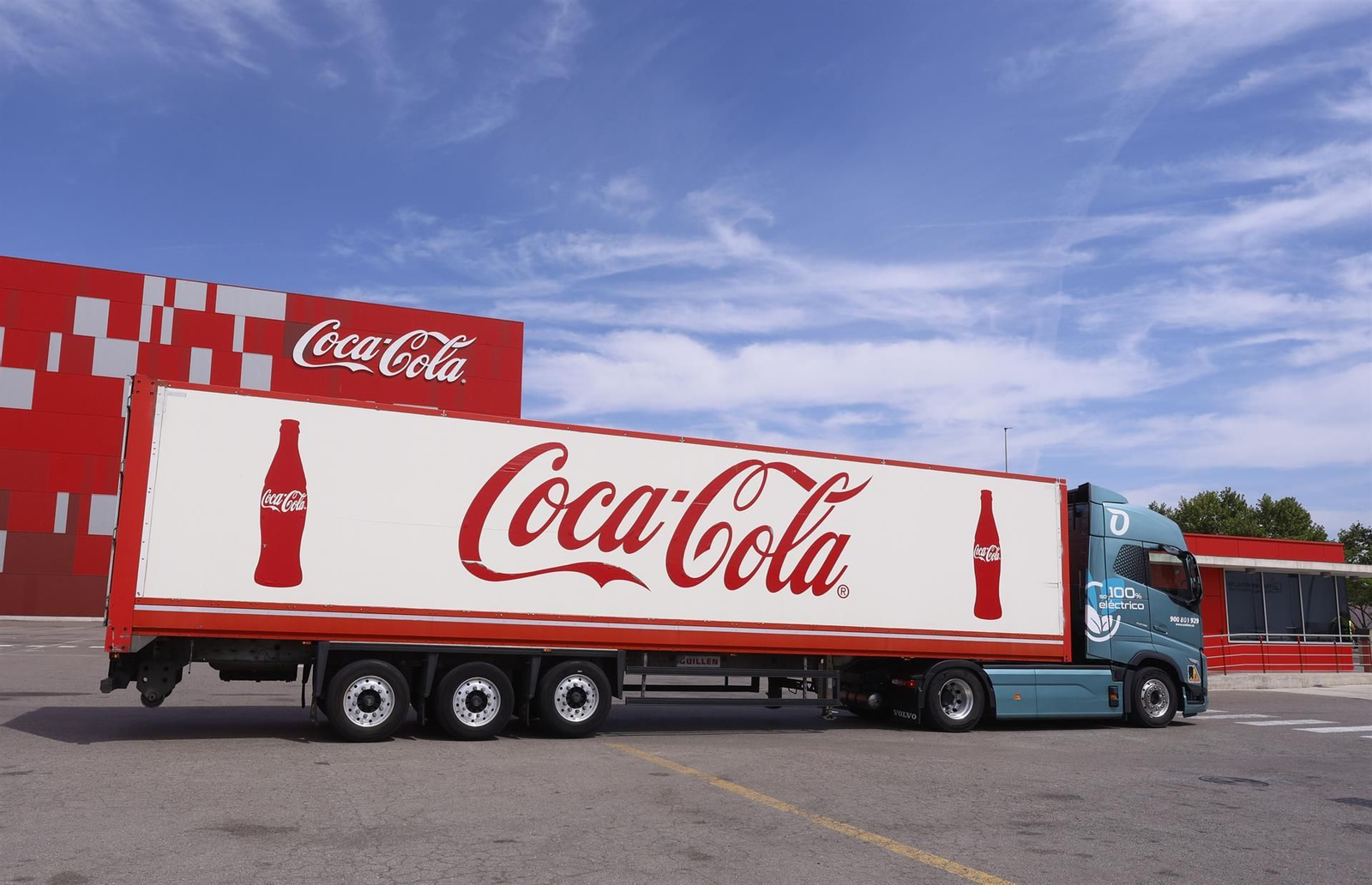 Camión de Coca-Cola Europacific Partners, modelo 'Volvo FH Eléctric'.