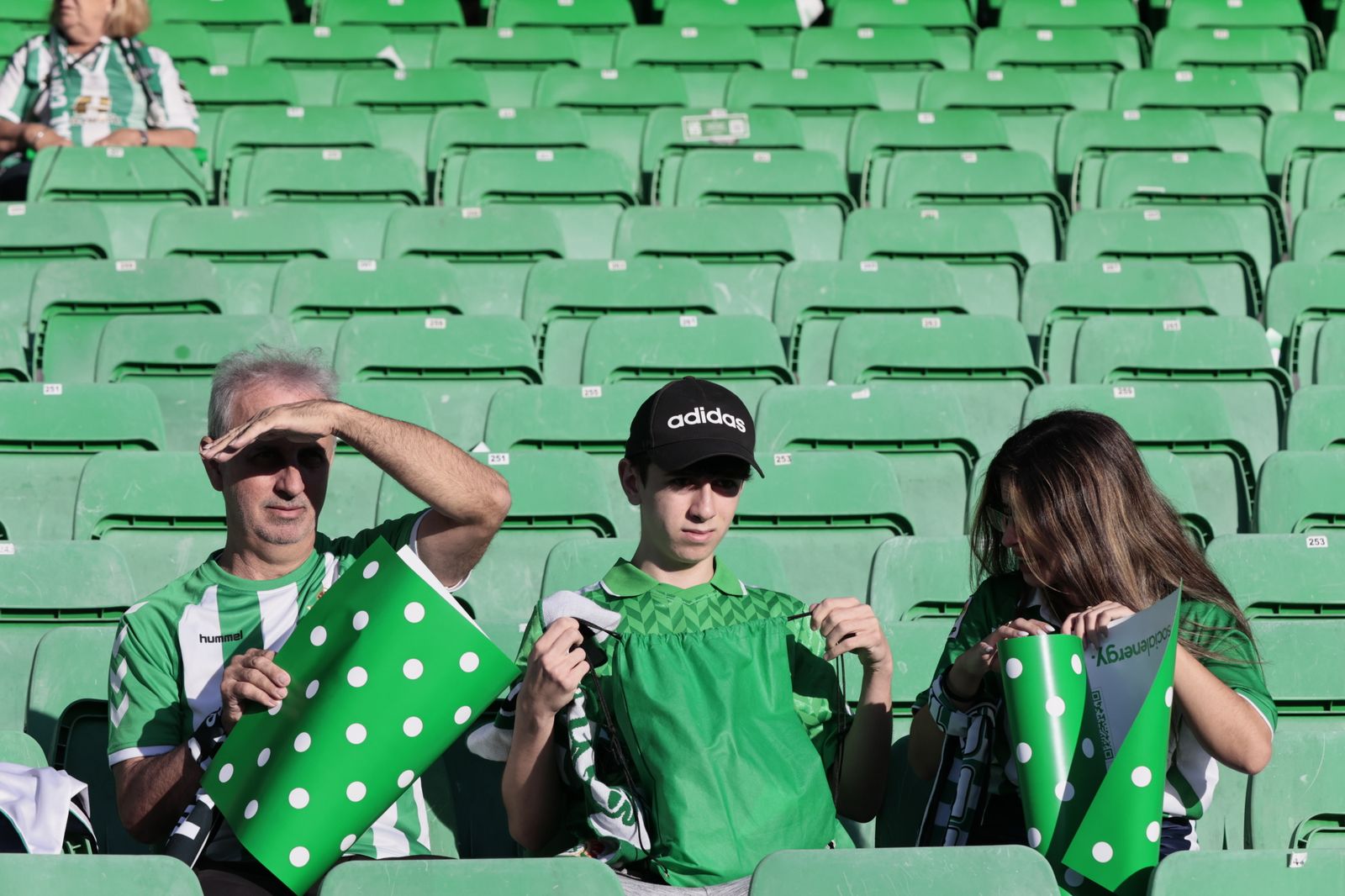 Buscáte en las gradas del Villamarín