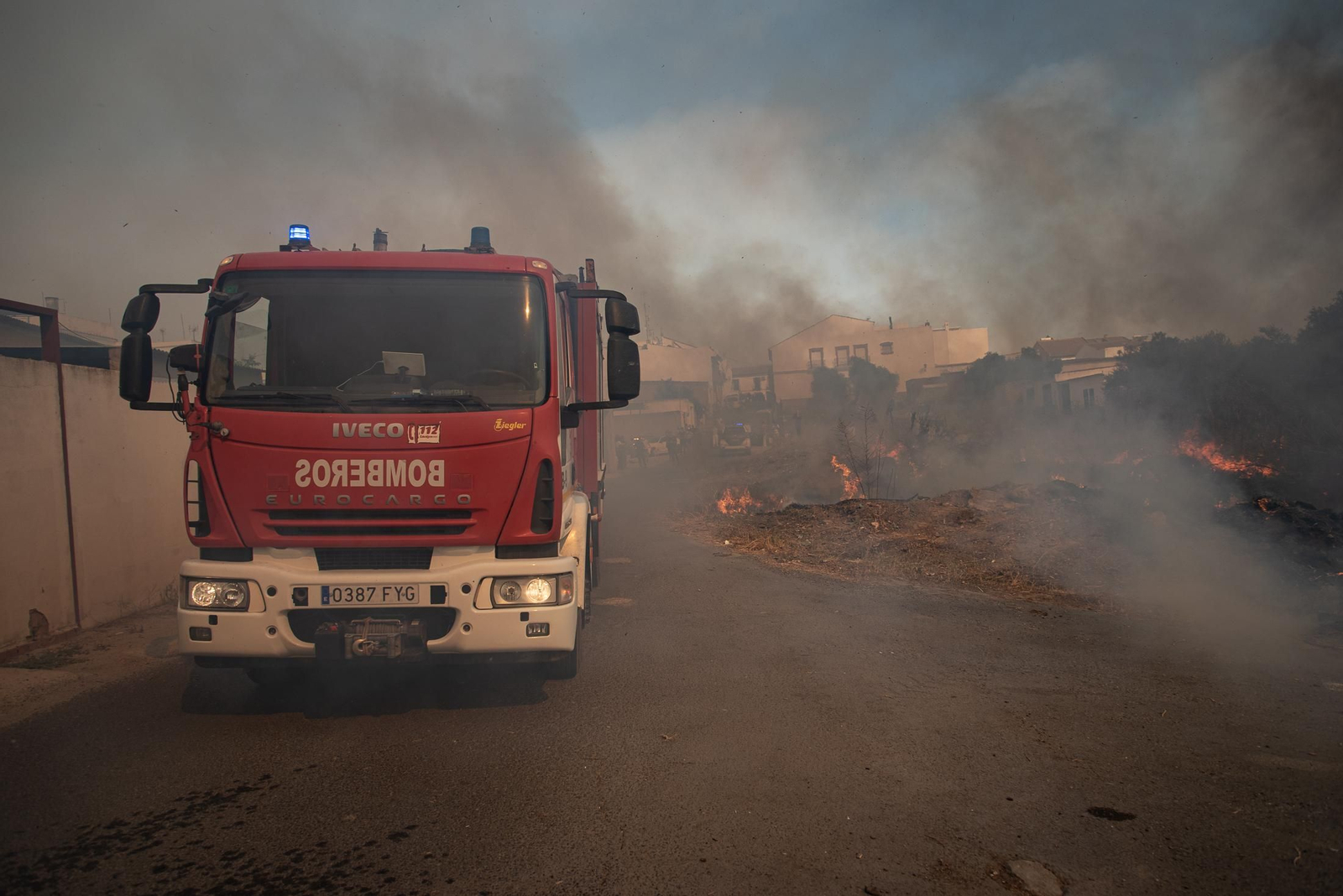 El incendio de Lucena del Puerto en imágenes