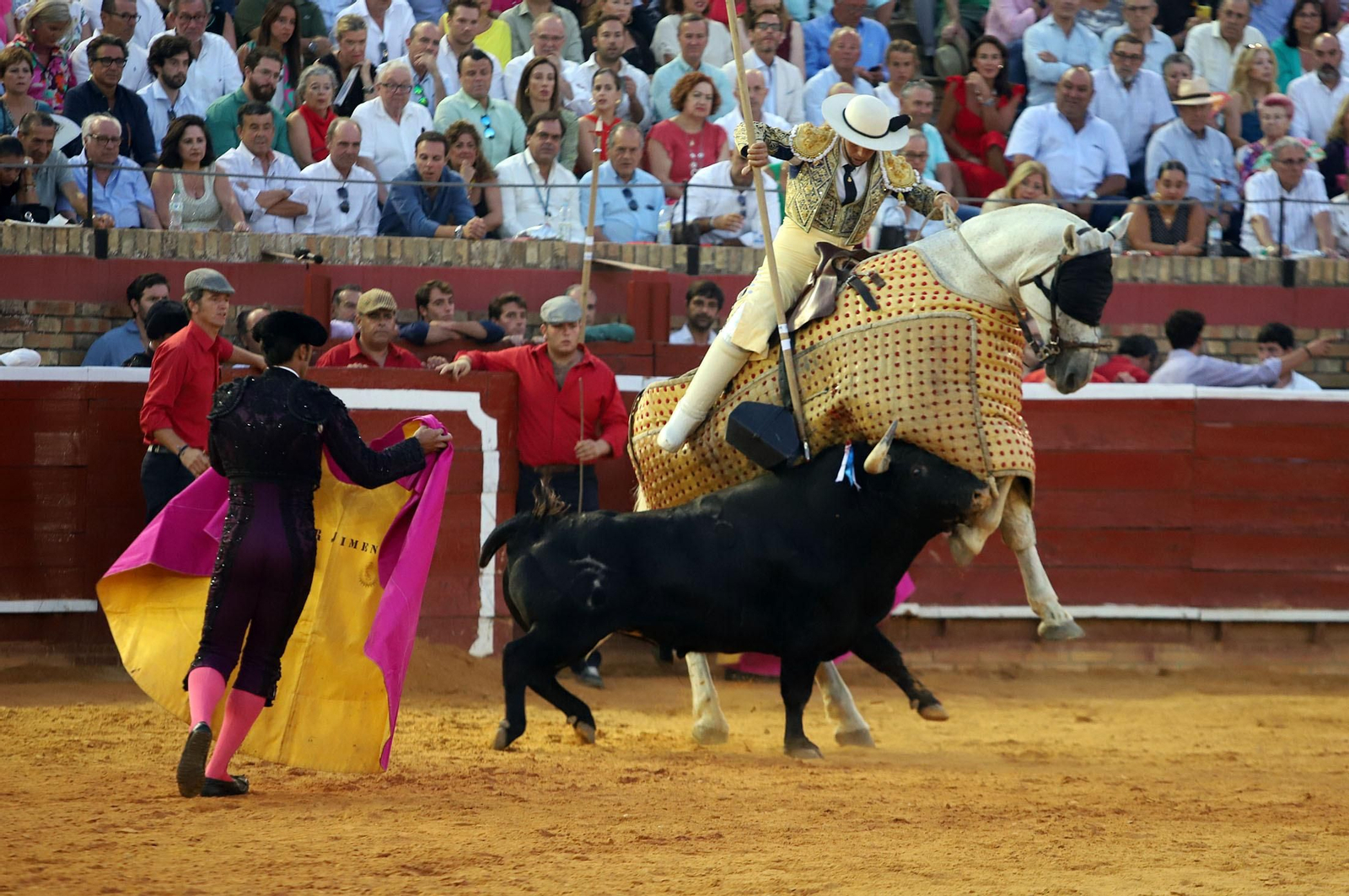Colombinas 2023: Corrida de Toros de Sebastián Castella, Pablo Aguado y Emilio Silvera en La Merced, Huelva
