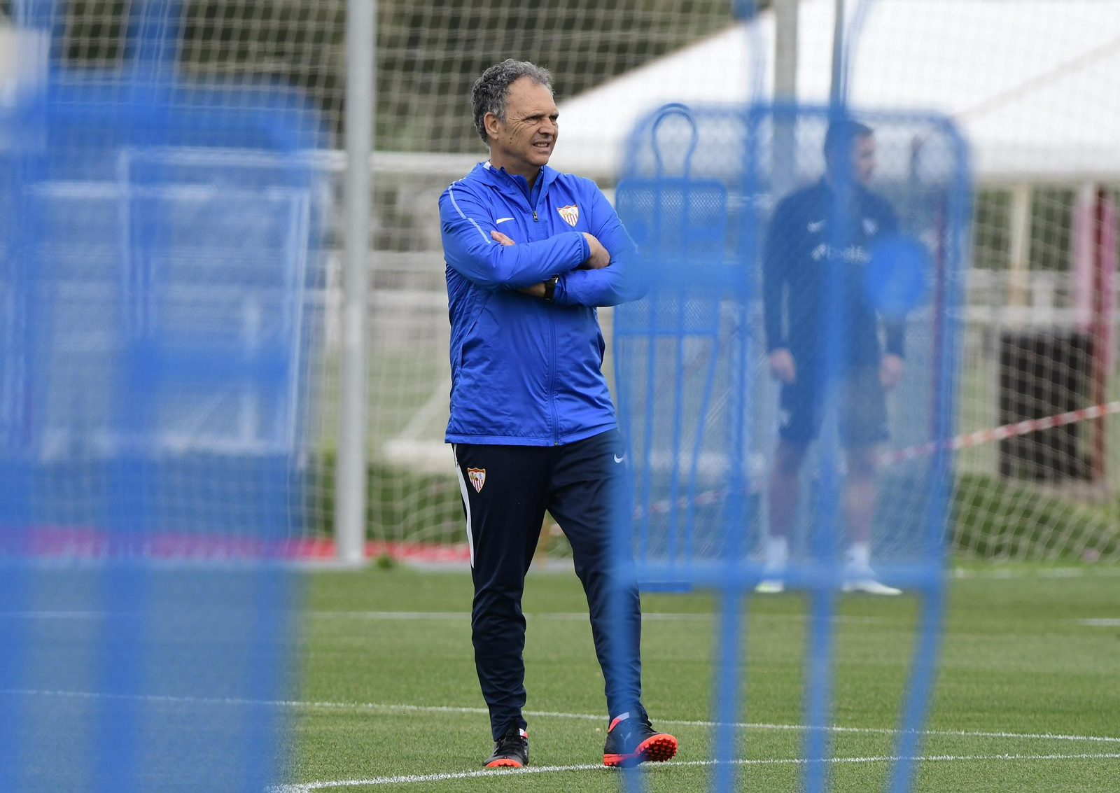 Joaquín Caparrós, entrenador del Sevilla, durante un entrenamiento.