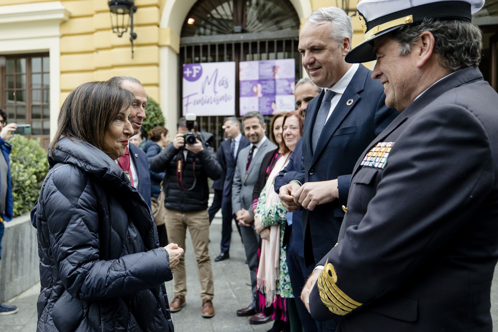 Las imágenes de la visita de la ministra de defensa Margarita Robles a Chiclana con motivo del 212 aniversario de la  Batalla de la Barrosa.
