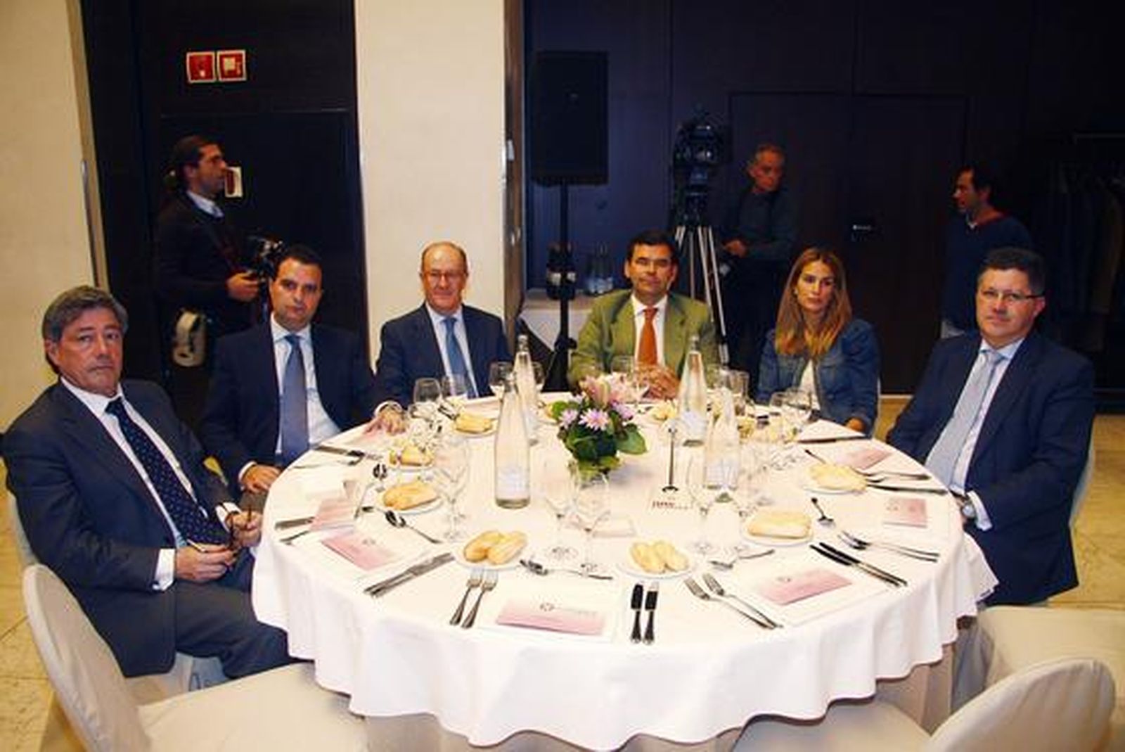 Rafael Salgueiro, Francisco Fernández, Germán Ayora, Ramiro Moreno, Gisela Mendoza y Antonio Martín

Foto: Victoria Hidalgo y Juan Carlos Muñoz