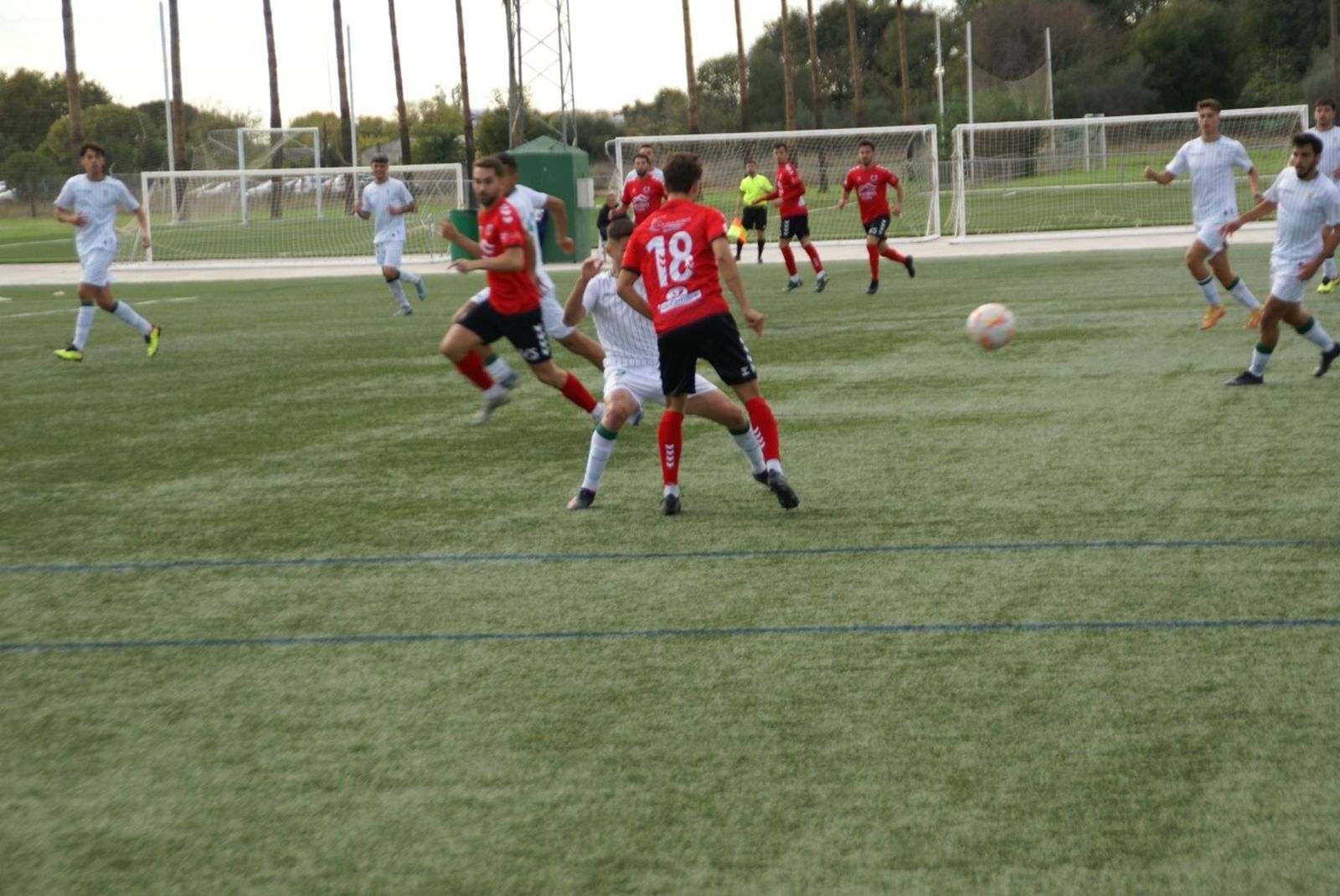 Un lance del encuentro disputado por el Cartaya en tierras cordobesas.