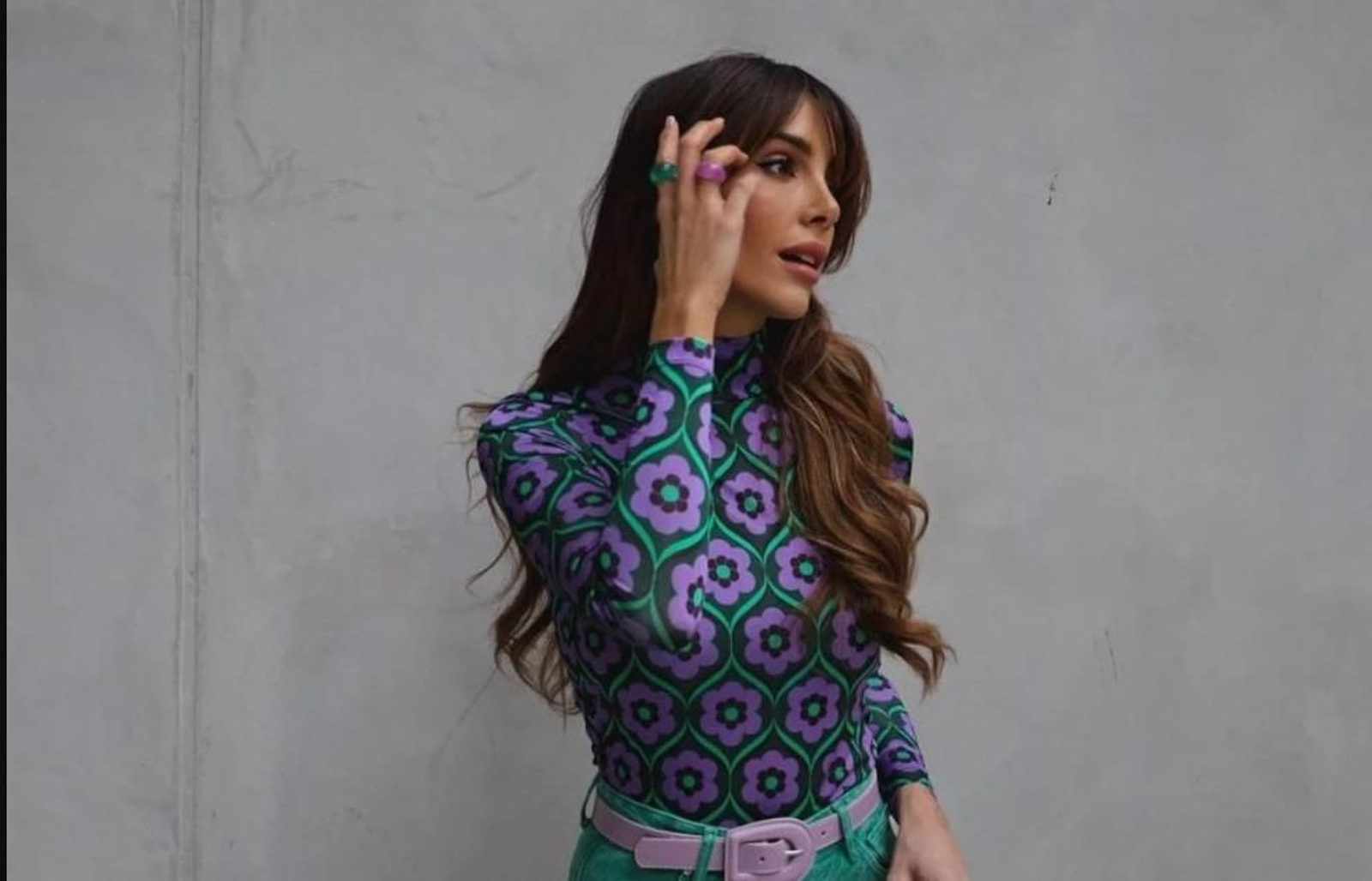 Si eres fan de los pantalones de pana, estos marrones de Lefties con efecto tipazo y calentitos son perfectos para un look boho.