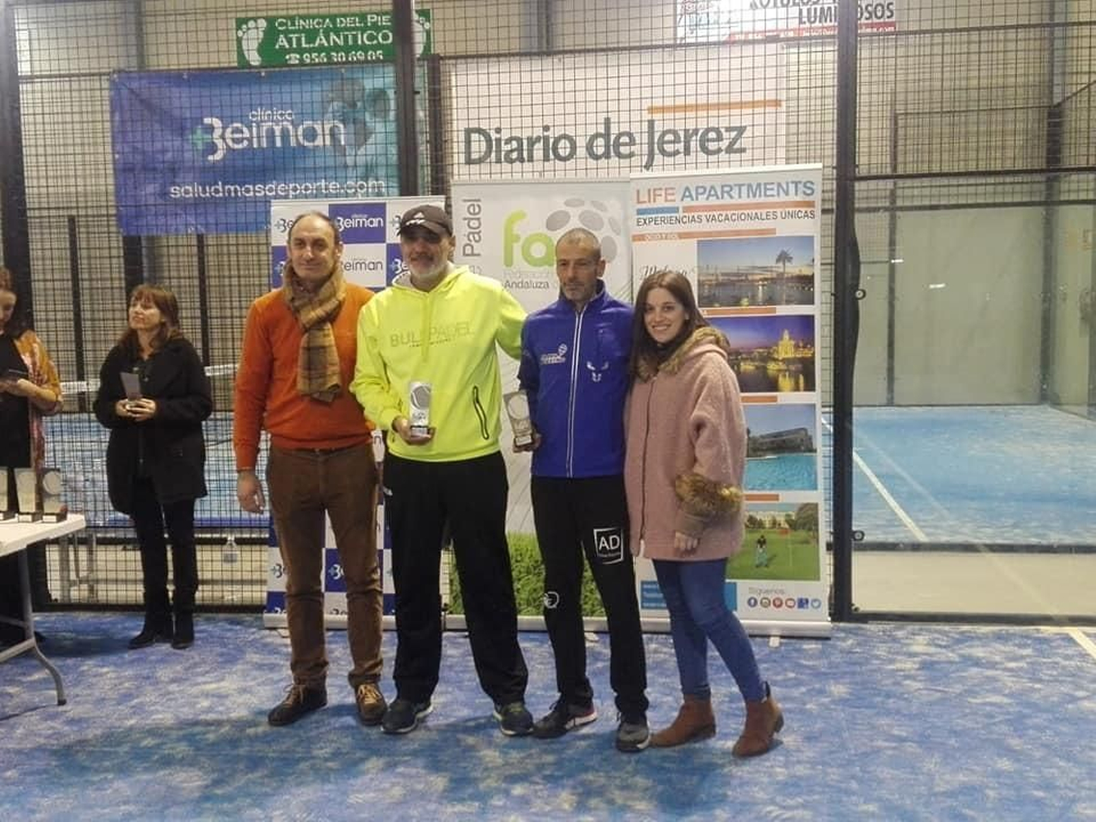 Entrega de trofeos del I Circuito Andaluz de Veteranos de Pádel 'Clínica Beiman' en Pádel Extreme
