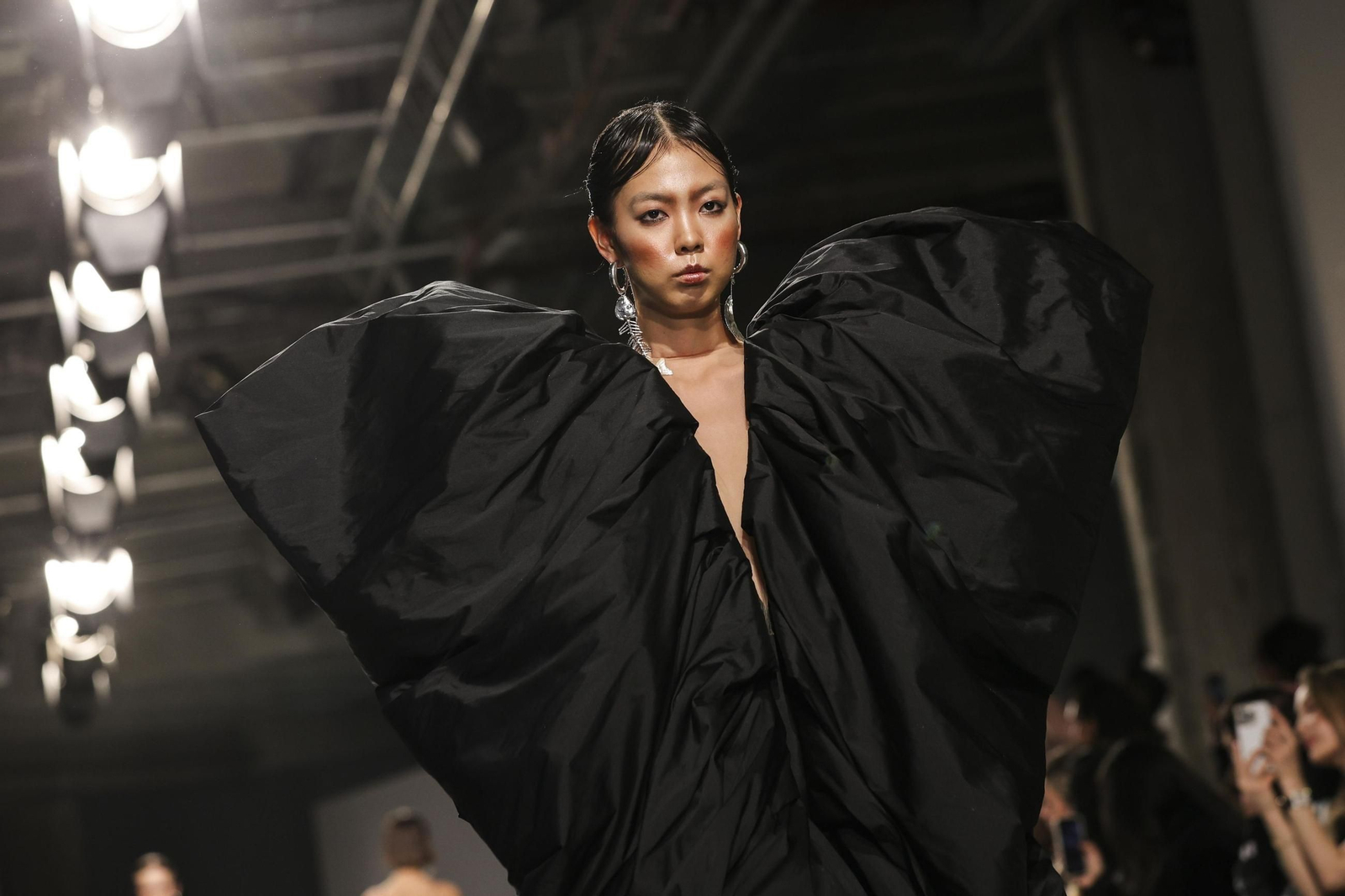 Las mejores imágenes del desfile de Juana Martín en París