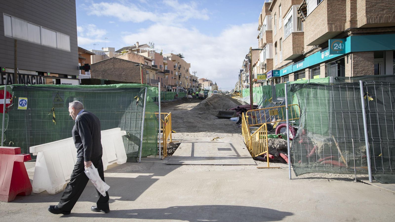 Obras en la calle Poniente de Armilla