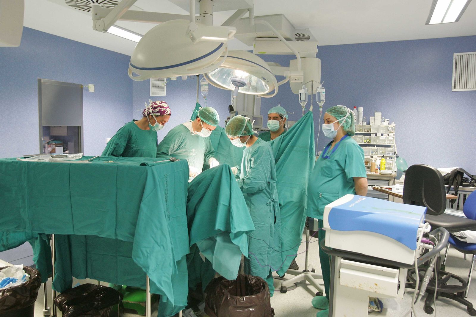 Uno de los quirófanos de Torrecárdenas donde se ha renovado material.