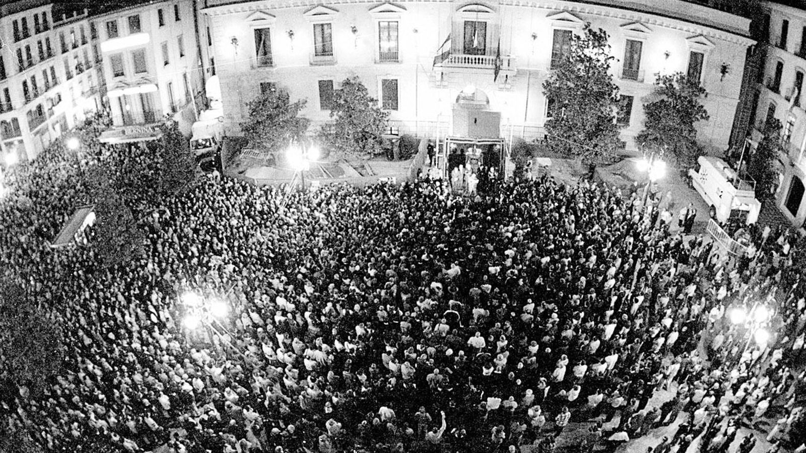 Multitudinaria manifestación de repulsa celebrada en Granada por el asesinato Luis Portero. Multitudinaria manifestación de repulsa celebrada en Granada por el asesinato Luis Portero.