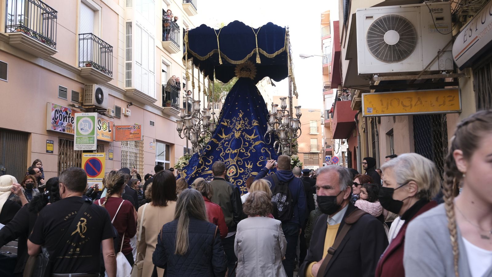 Procesión del Cristo del Amor en Almería, en imágenes