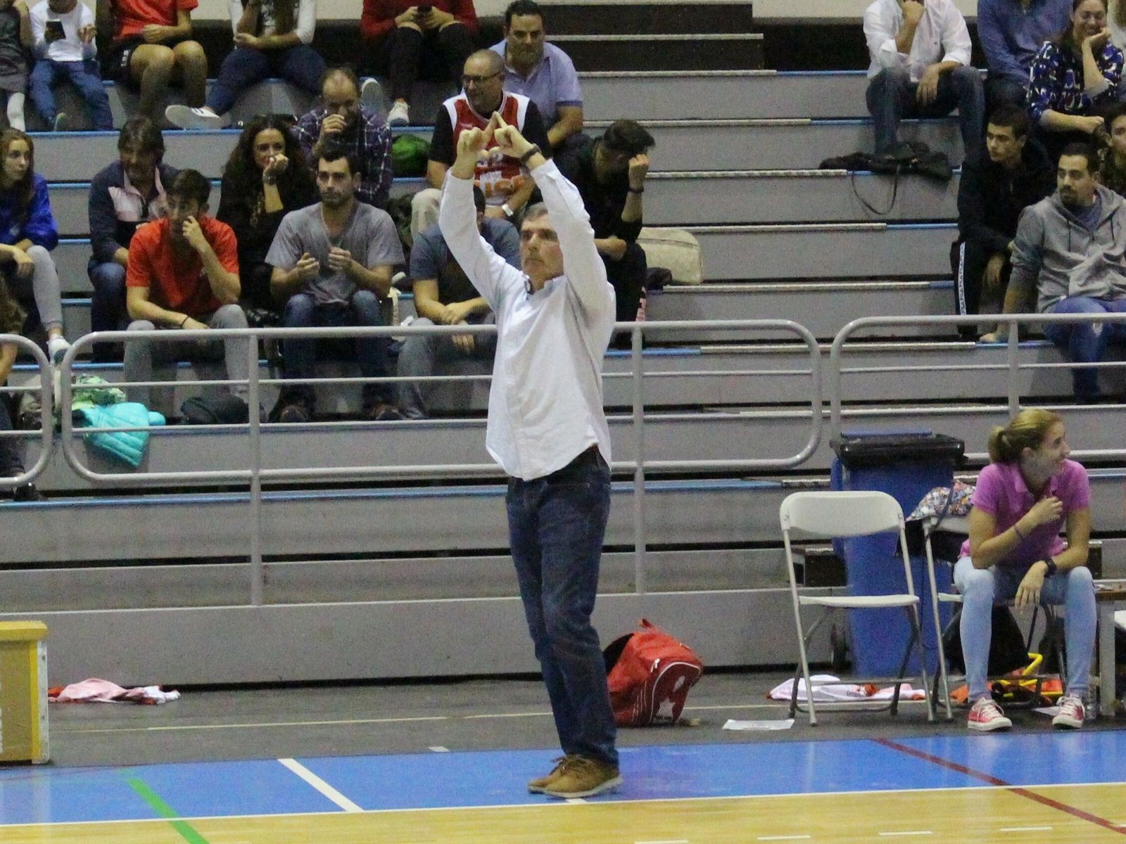 Paco Rueda dimite como técnico del ISE CB Almería