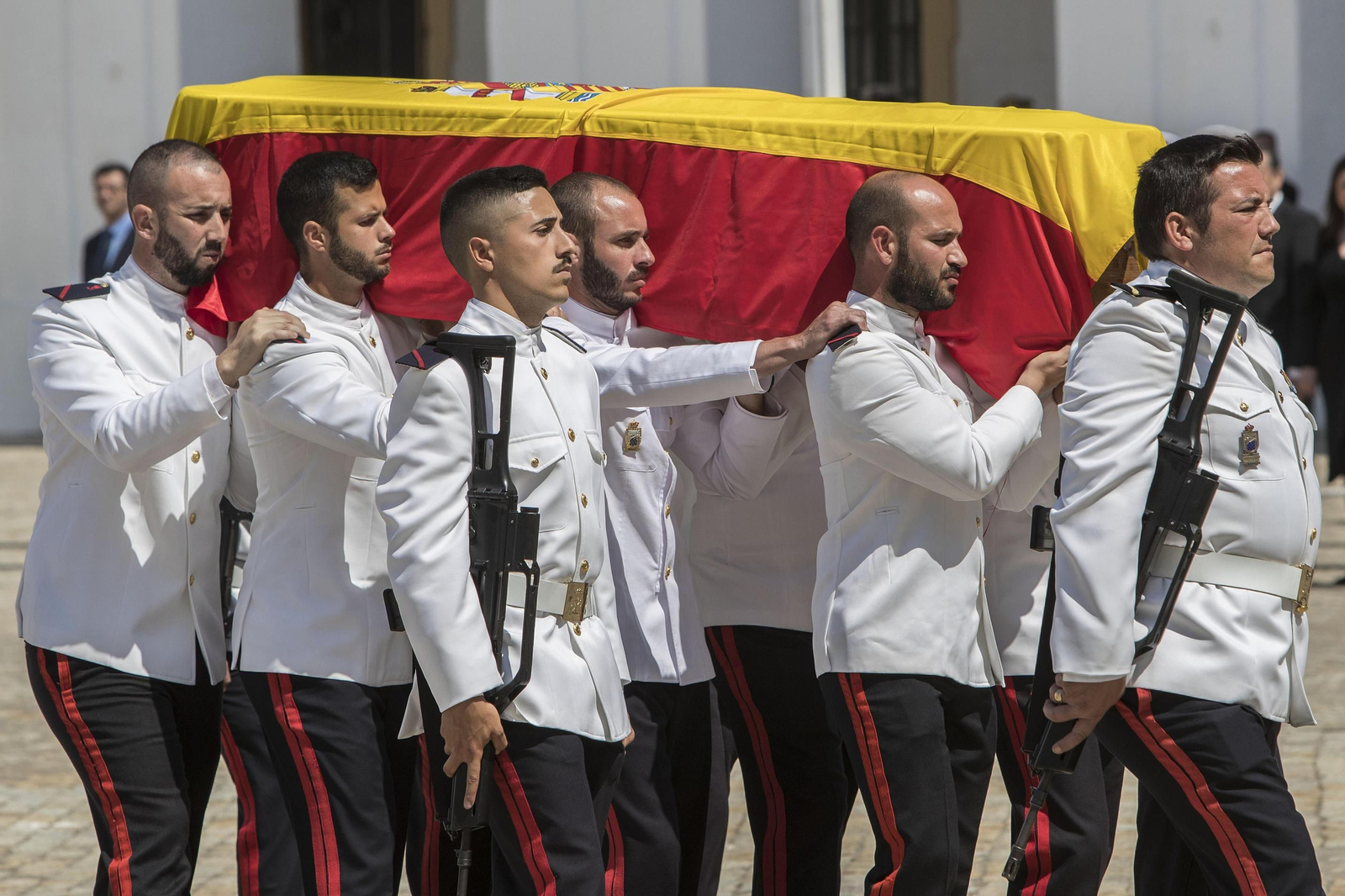 Imágenes del funeral en San Fernando