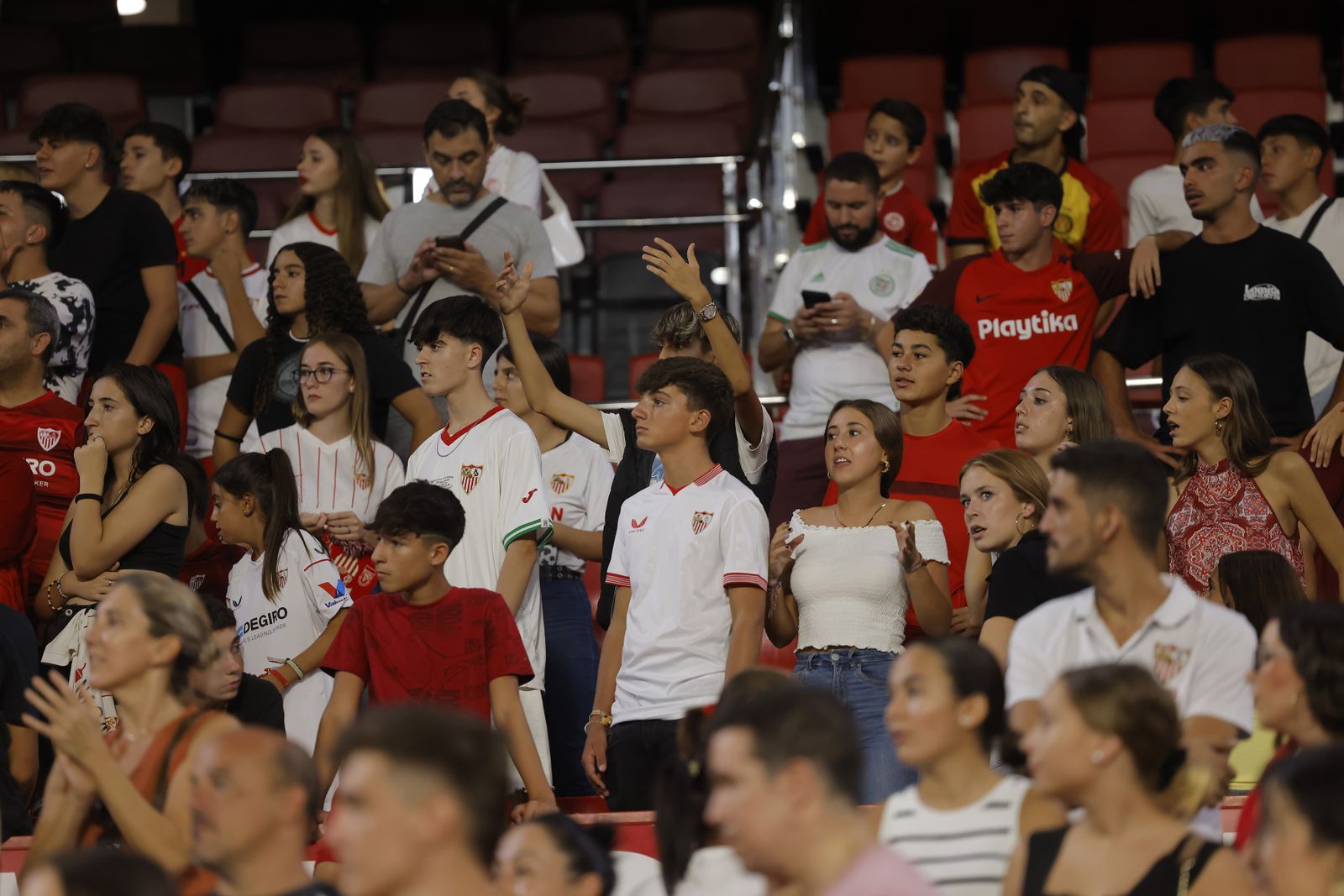 Búscate en la presentación de Sergio Ramos