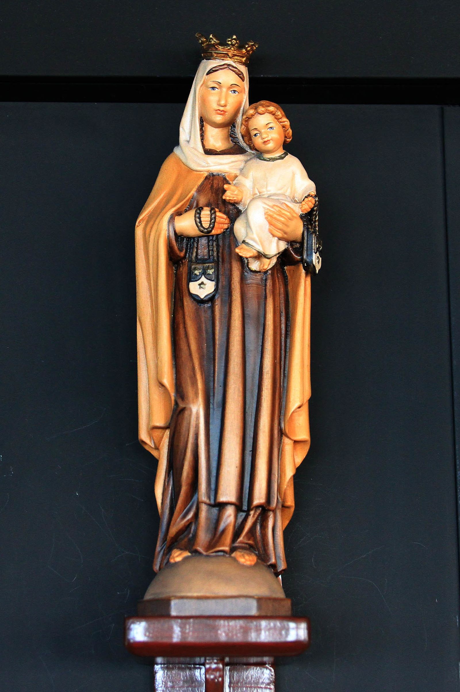 Imágenes de la Fragata Cristóbal Colón F-105