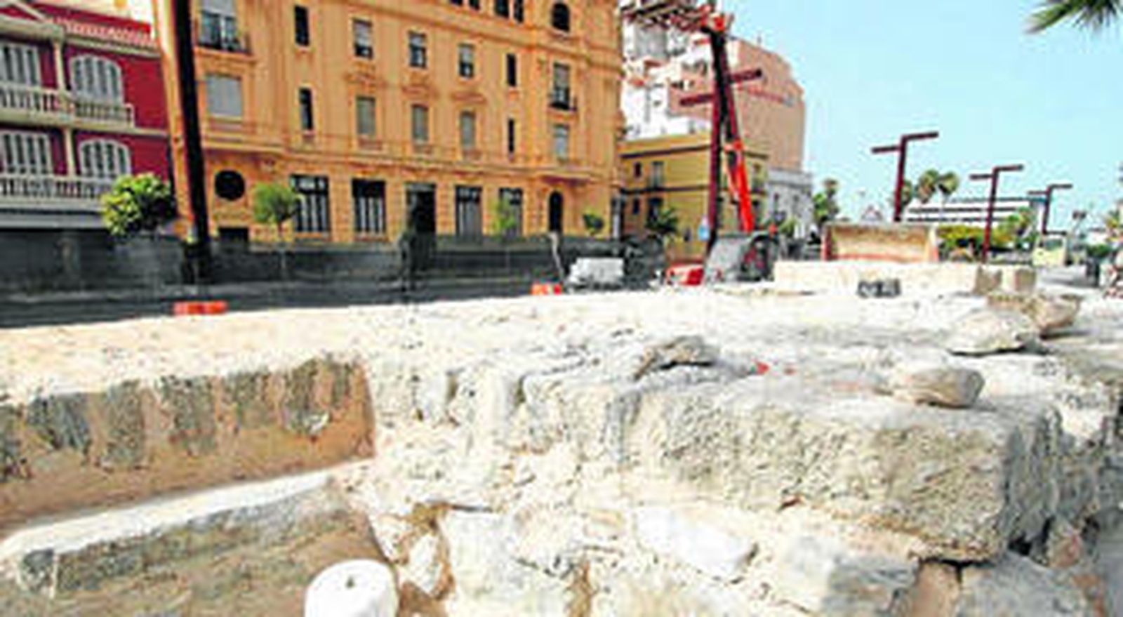 Imagen de archivo de los restos arqueológlicos del Paseo Río de la Miel de Algeciras.