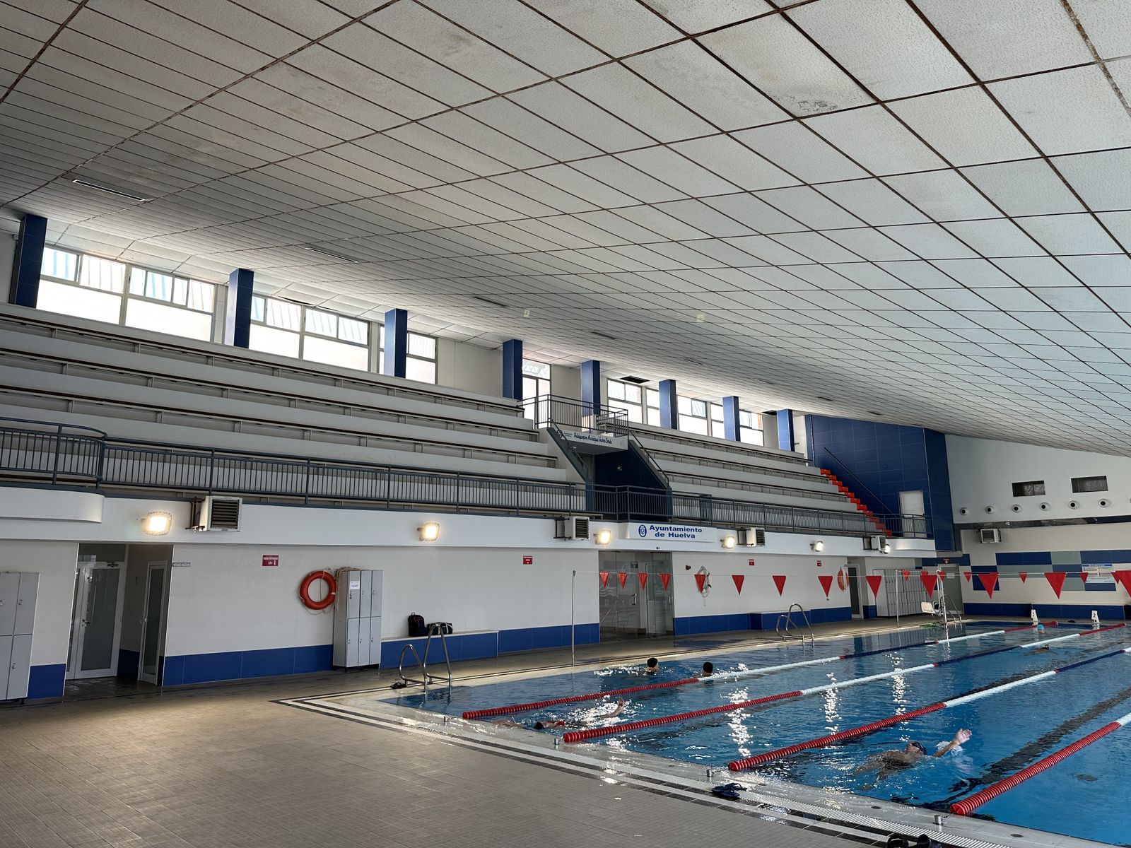 La piscina municipal del polideportivo Andrés Estrada.