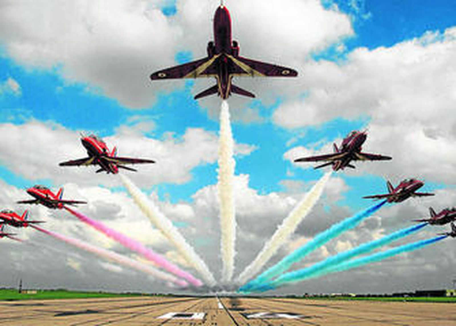 Una de las exhibiciones aéreas realizadas esta semana en el Salón Aeroespacial de Farnborough (Londres).