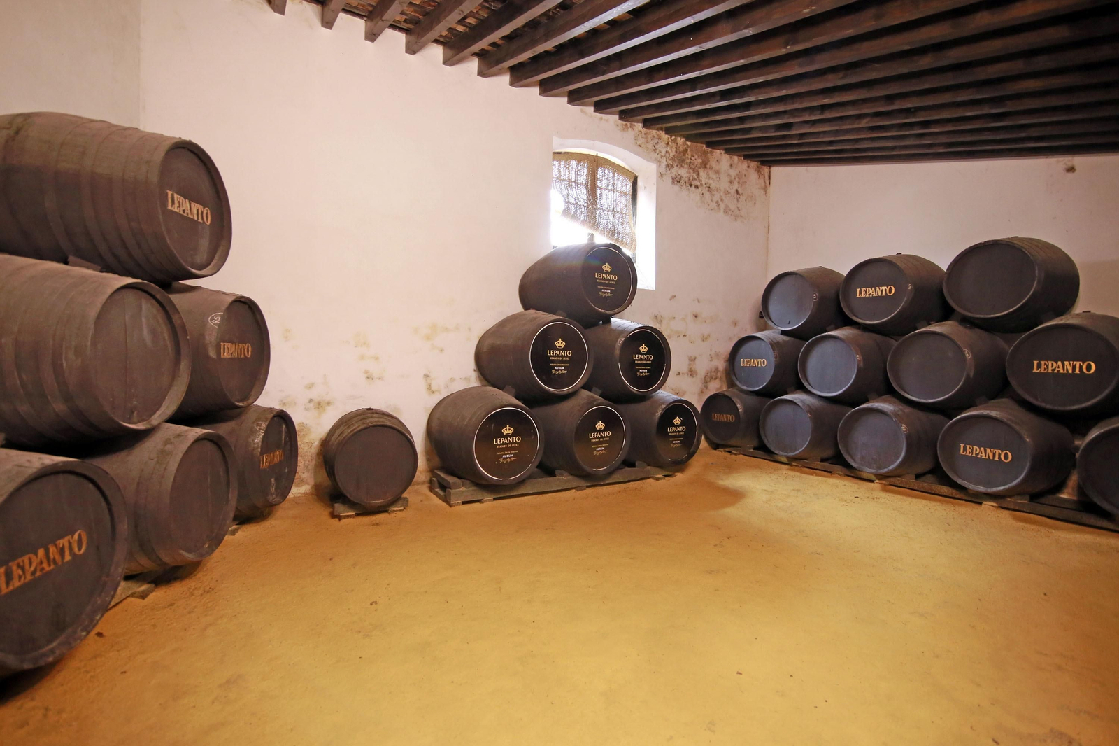 Inicio de la destilación del brandy Lepanto