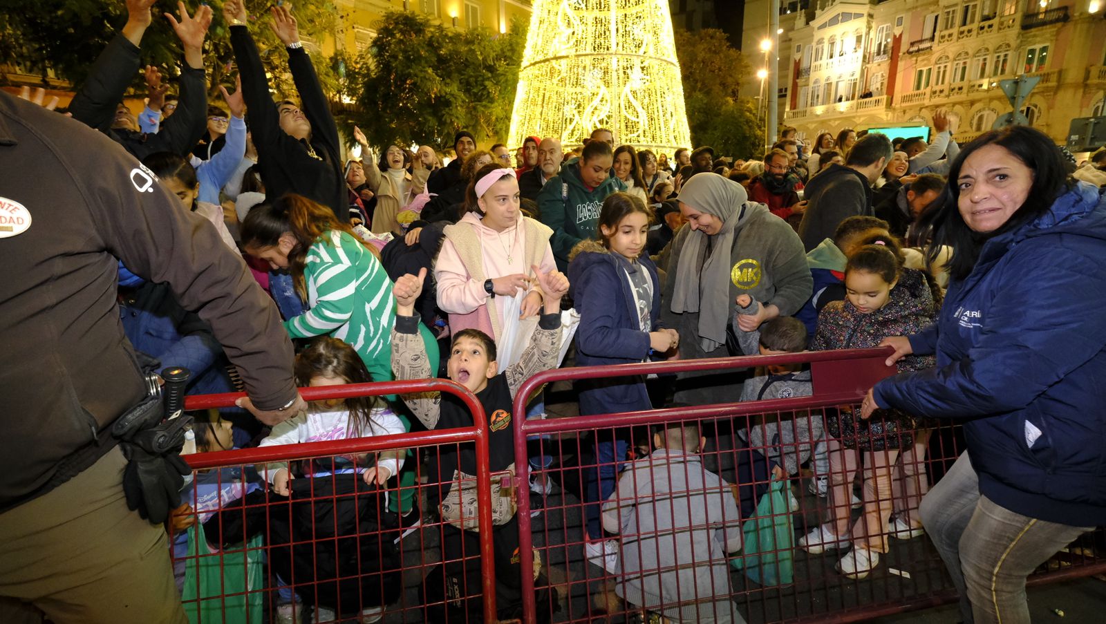 Fotogalería de la Cabalgata de Reyes Magos en Almería