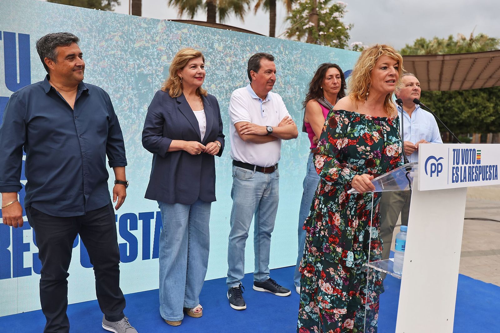 El PP durante el cierre de la campaña electoral en Huelva.