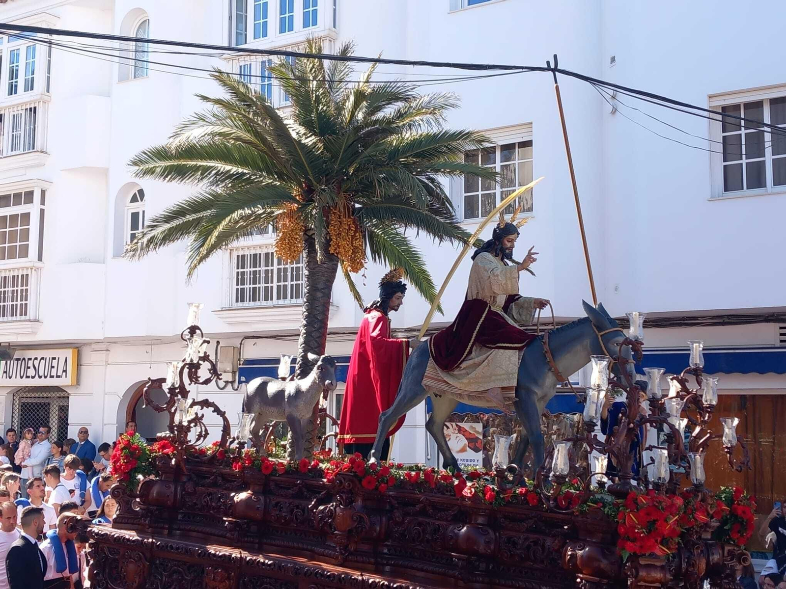 Las imágenes del Domingo de Ramos en Chiclana con La Borriquita y El Huerto