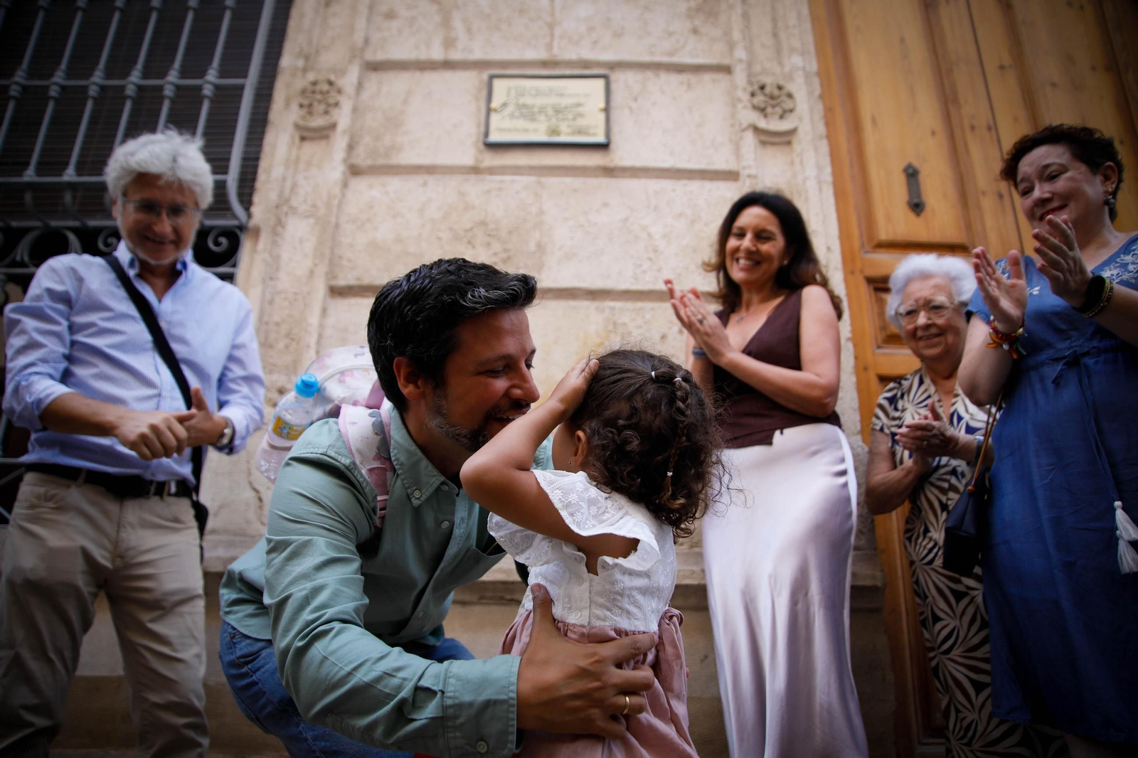 La Asociación de Vecinos del Casco Histórico inaugura una placa en homenaje al periodista Juan Martínez Martín 'Volapié'