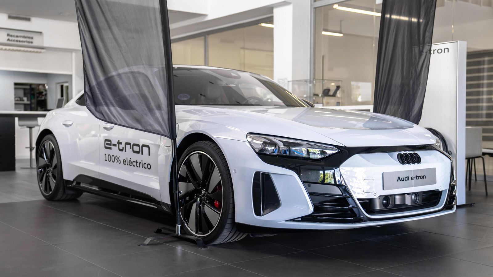 El modelo e-tron 100% eléctrico fue uno de los grandes protagonistas del día.