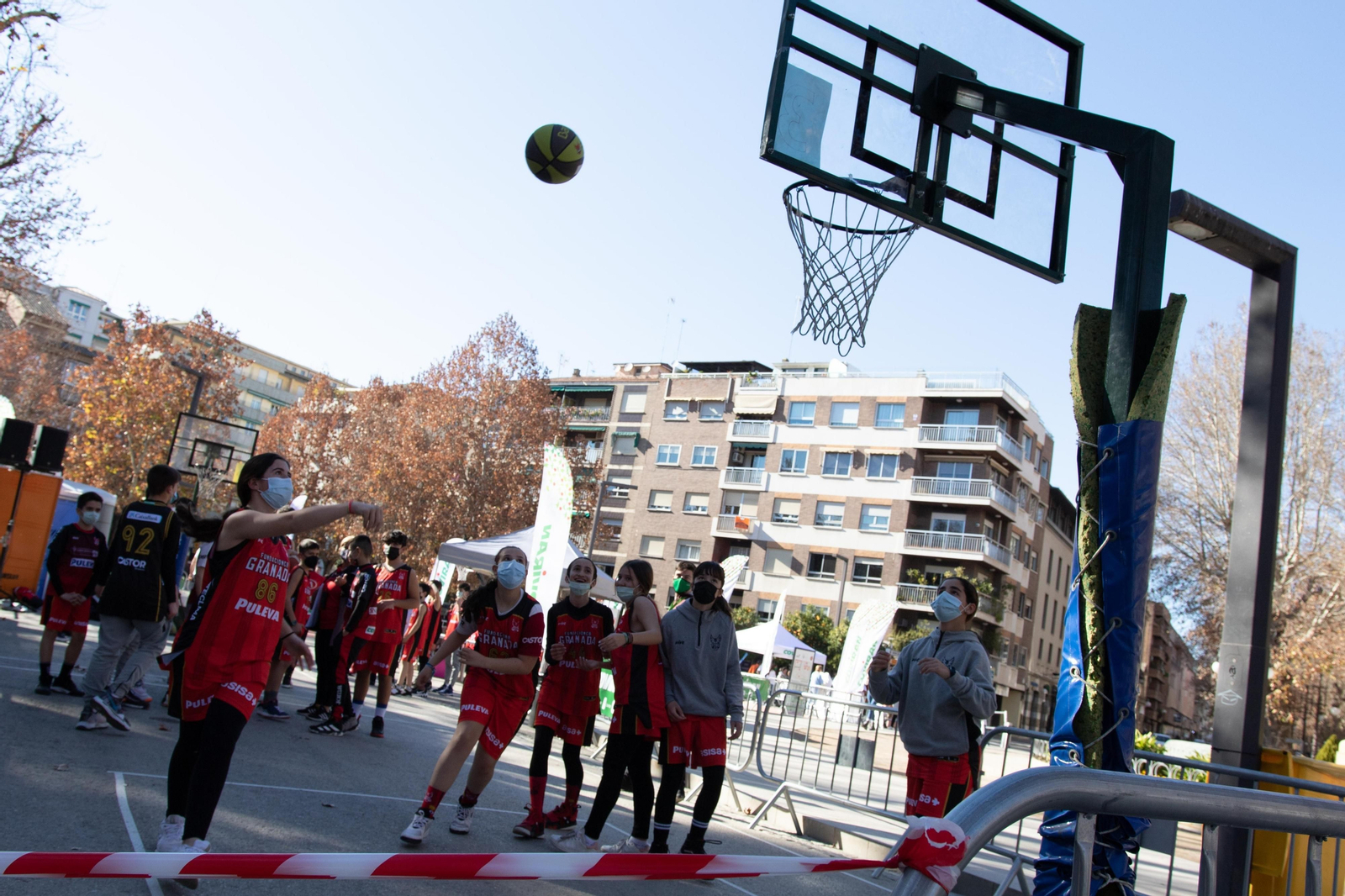 Así vive Granada la celebración de la Copa del Rey de Baloncesto