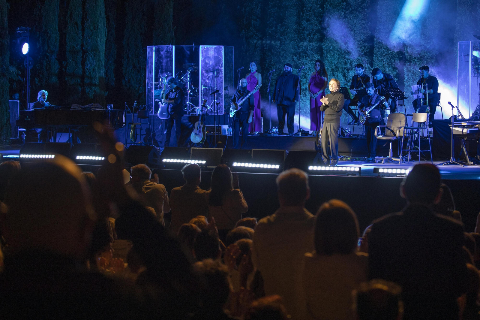 Raphael cierra el ciclo 1001 Músicas en el Generalife, en imágenes