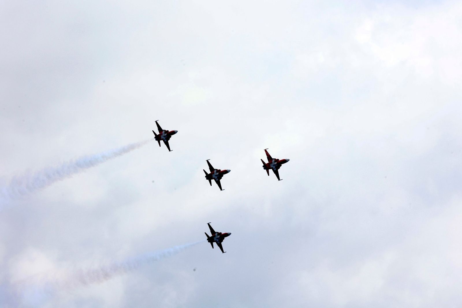 Exhibiciones en la jornada inaugural del Festival Aéreo de Torre del Mar