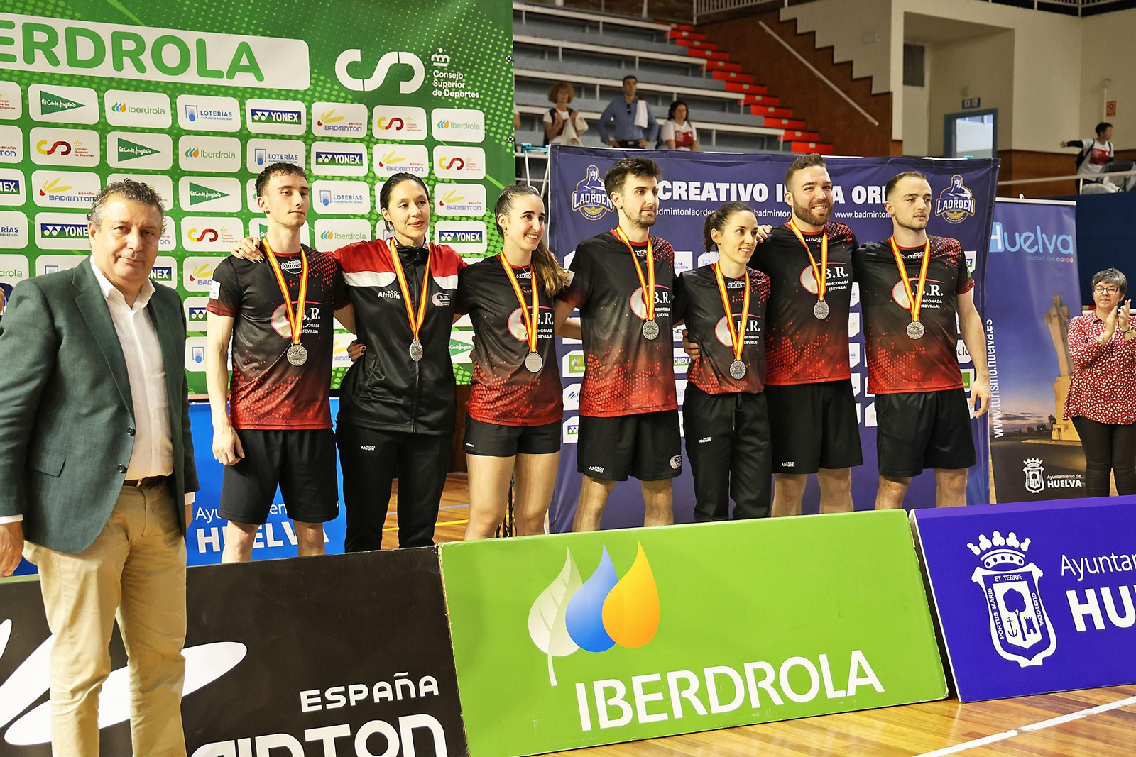 Imágenes de la final de liga de bádminton entre el IES La Orden y La RInconada