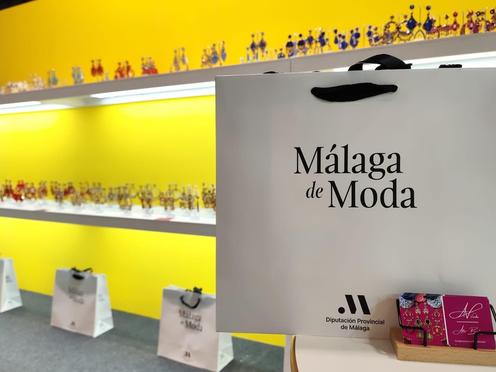 Seis diseñadores de Málaga de Moda se exhiben en MOMAD