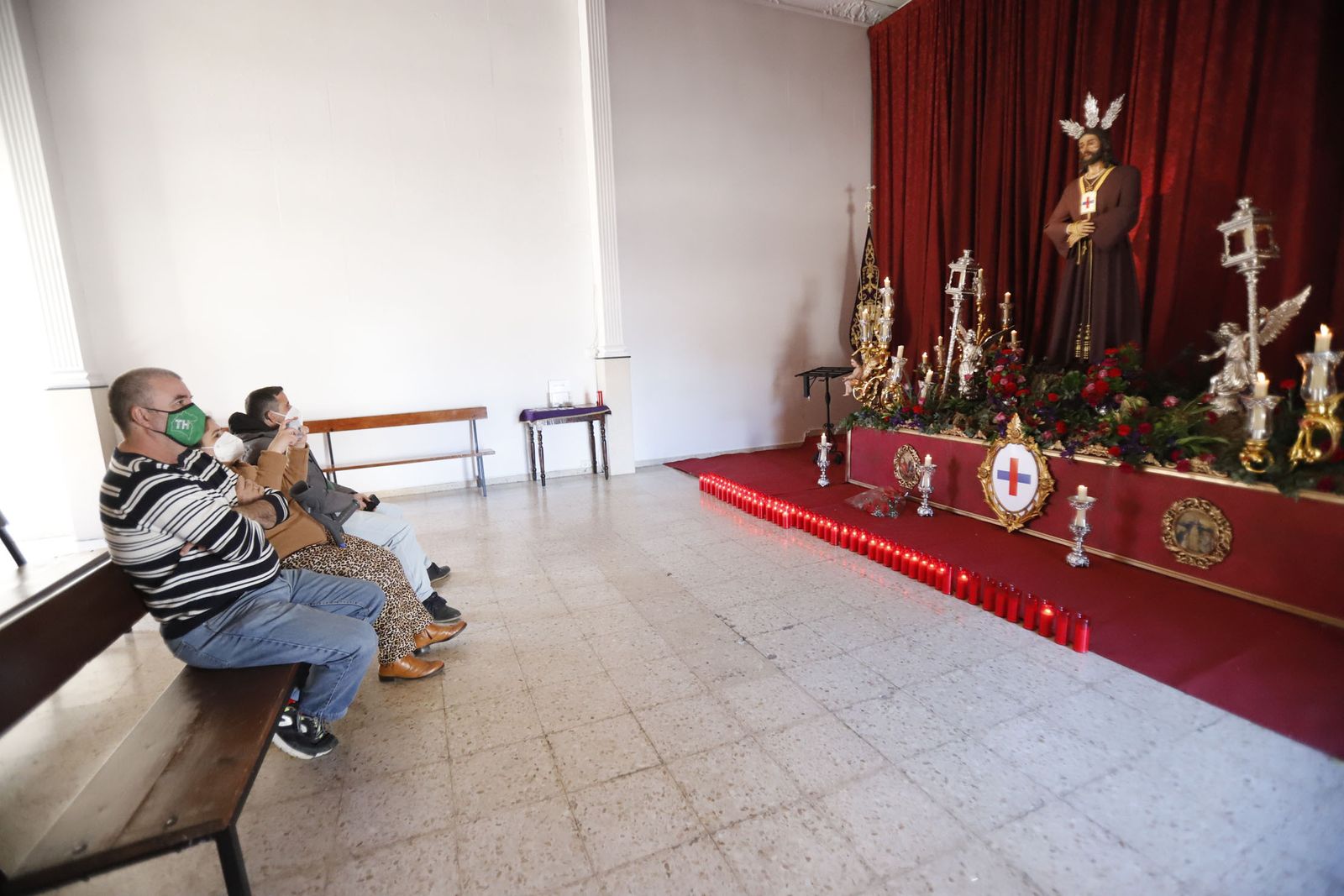 Imágenes de las veneraciones a los Cautivos de Huelva