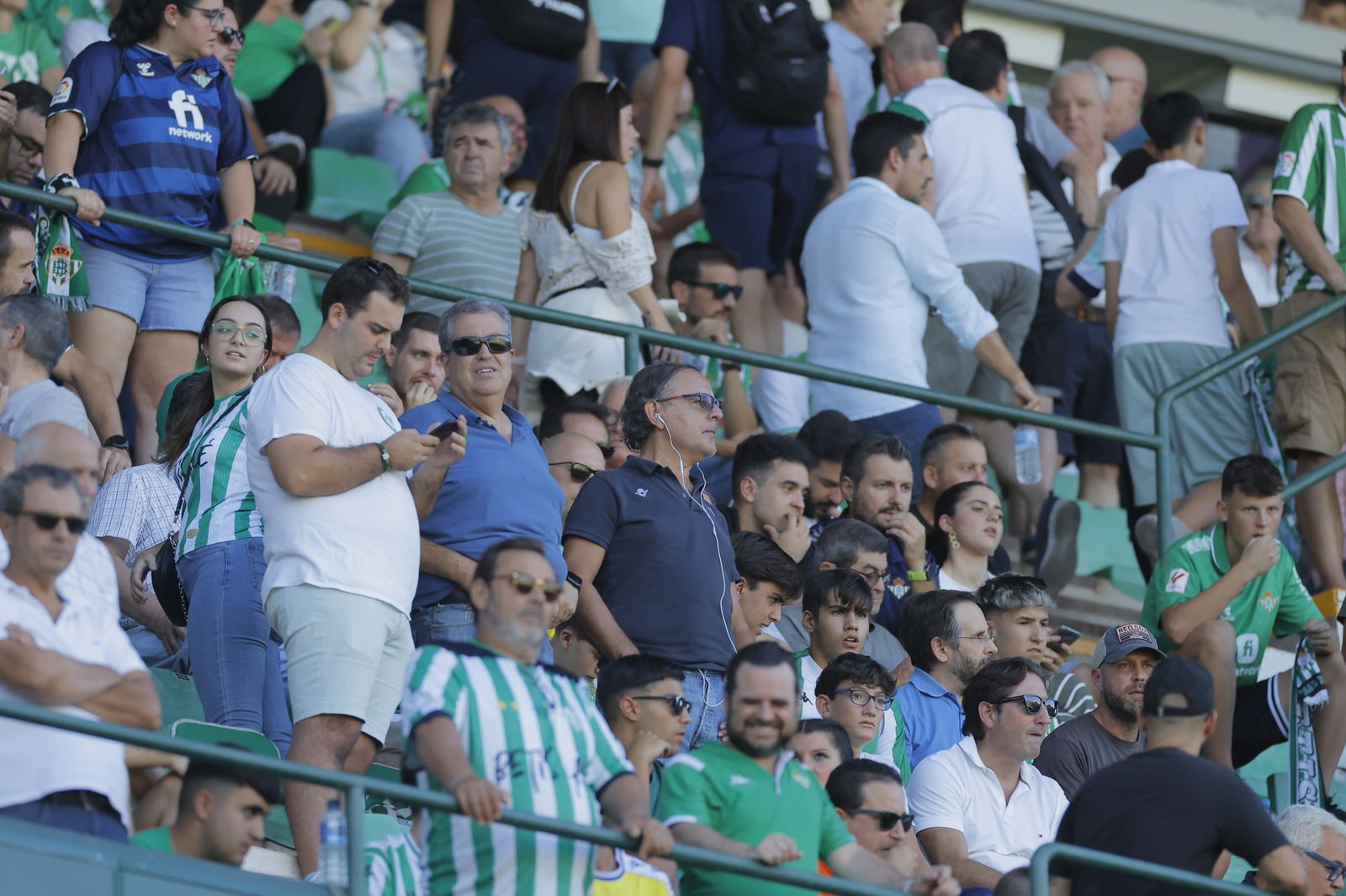 Búscate en las fotos del Betis-Cádiz