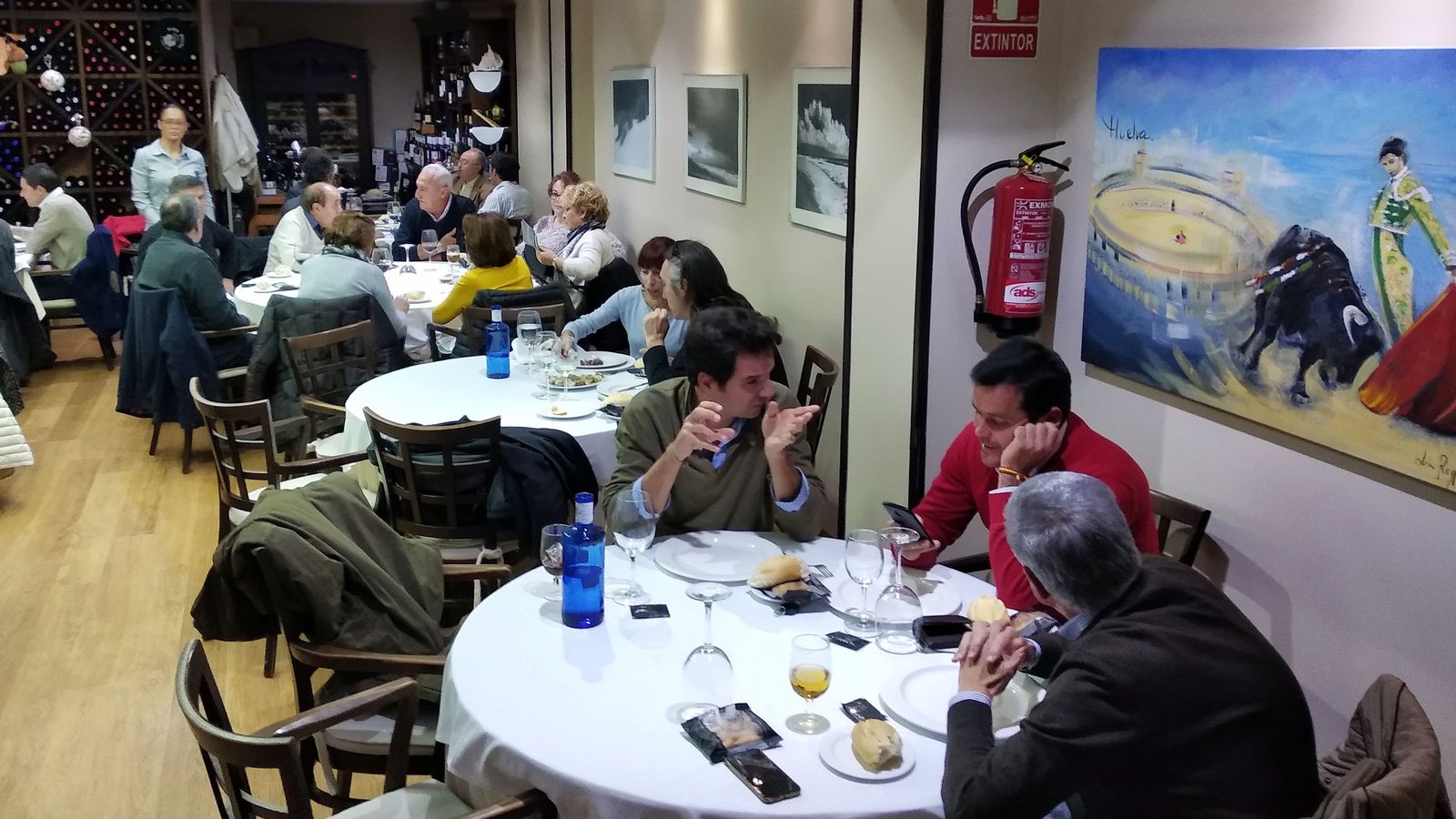 En estos días es difícil encontrar mesas disponibles para comer.