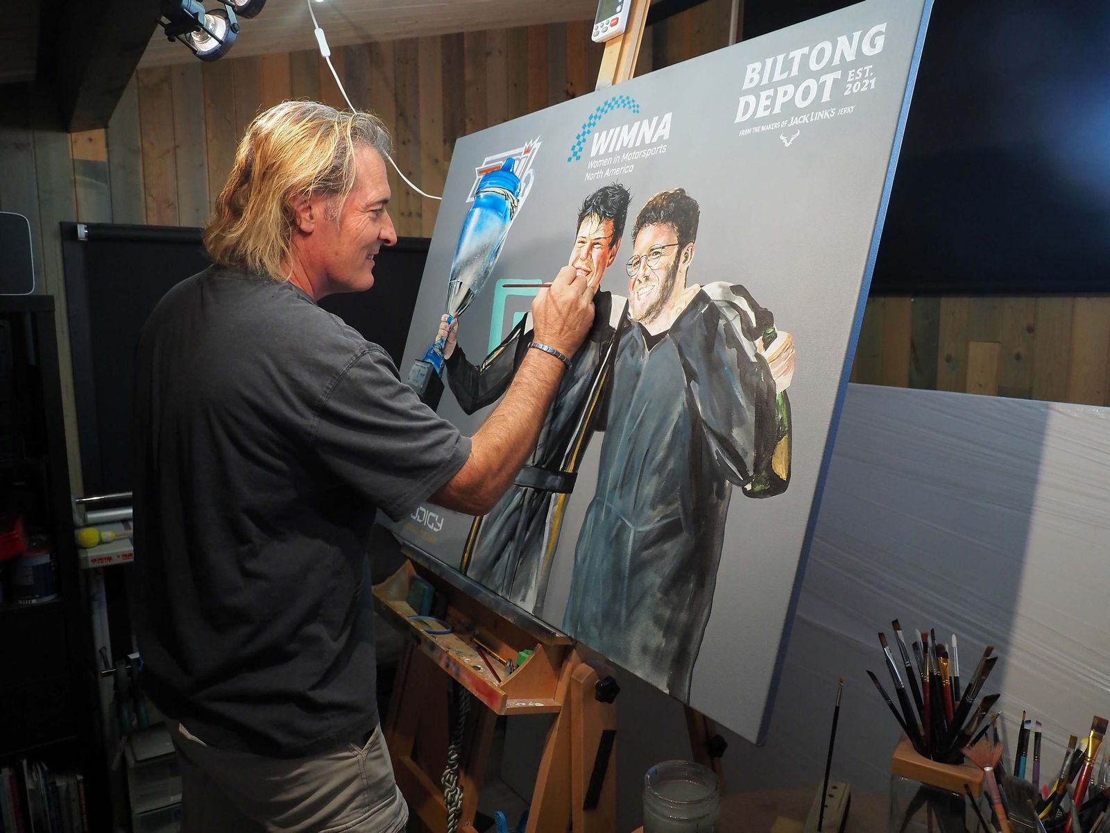 Xavi Guerra en su estudio de Cartaya