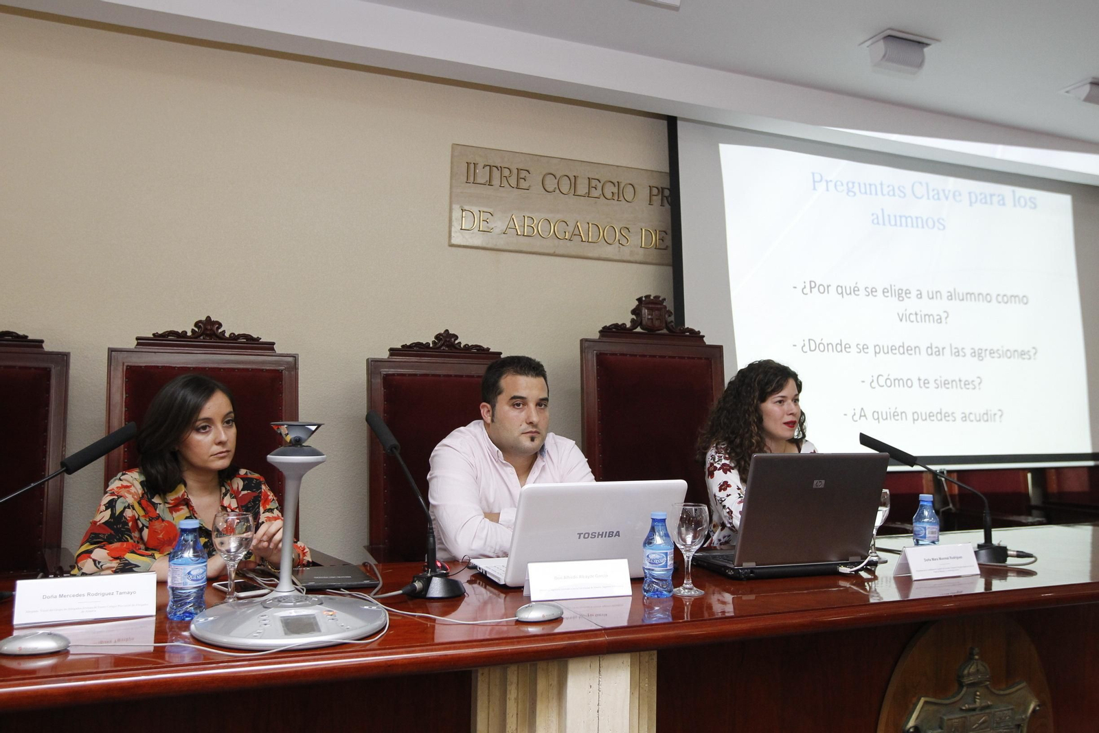 Los ponentes durante el desarrollo de las jornadas en el Colegio de Abogados.
