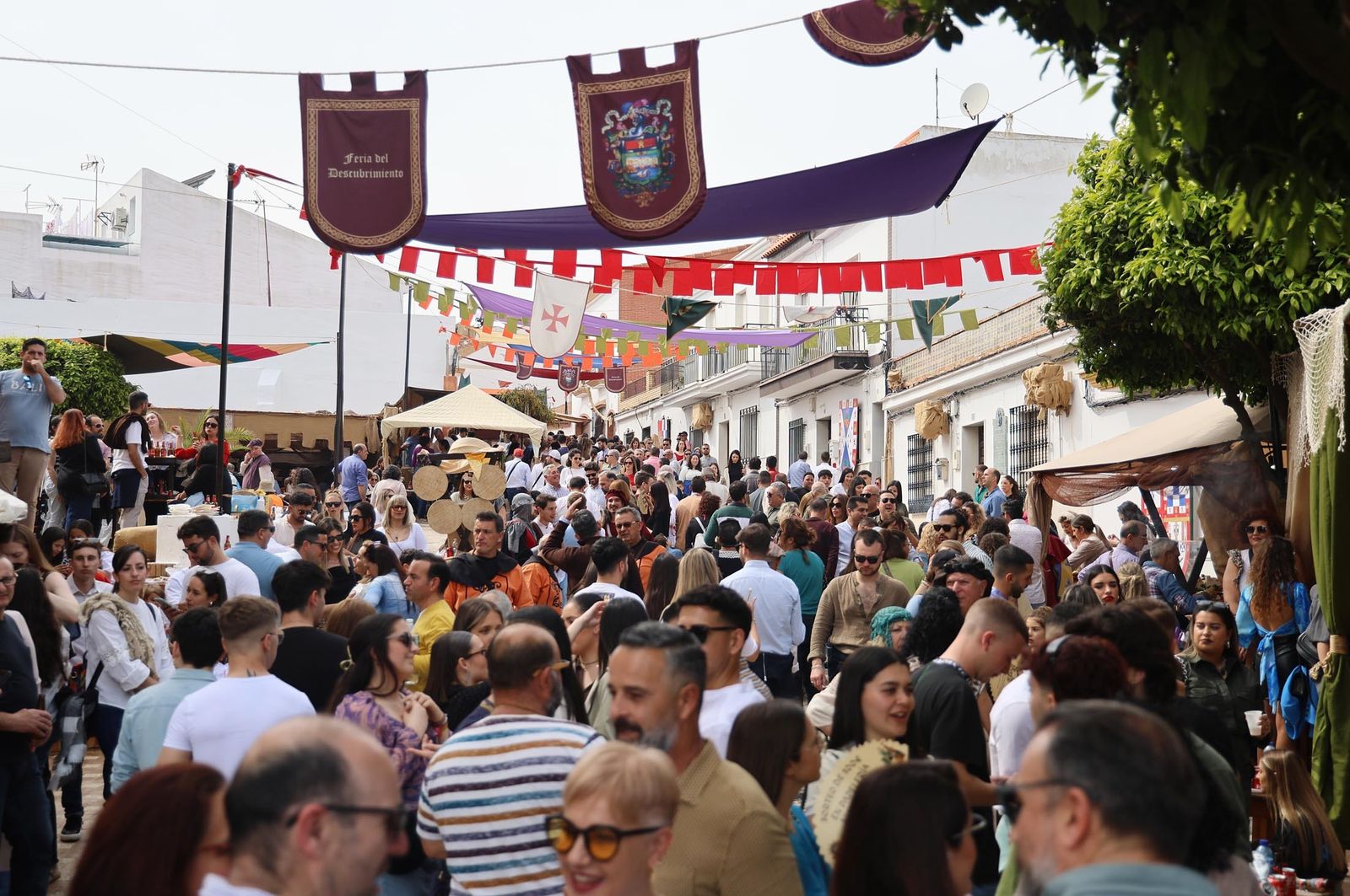 Imágenes del ambiente en el sábado 16 de marzo en Huelva