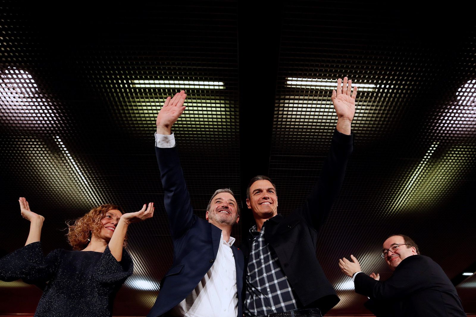 La ministra de Política Territorial, Meritxell Batet, el candidato del PSC a la alcaldía de Barcelona, Jaume Collboni , Pedro Sánchez y y el líder del PSC, Miquel Iceta, este sábado en un acto en Barcelona.