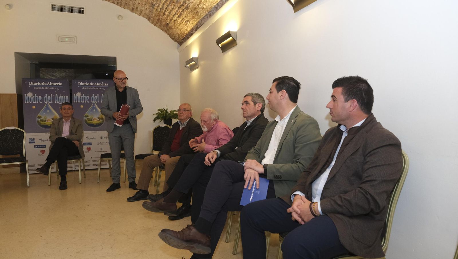 Imágenes del foro Noche del Agua de Diario de Almería