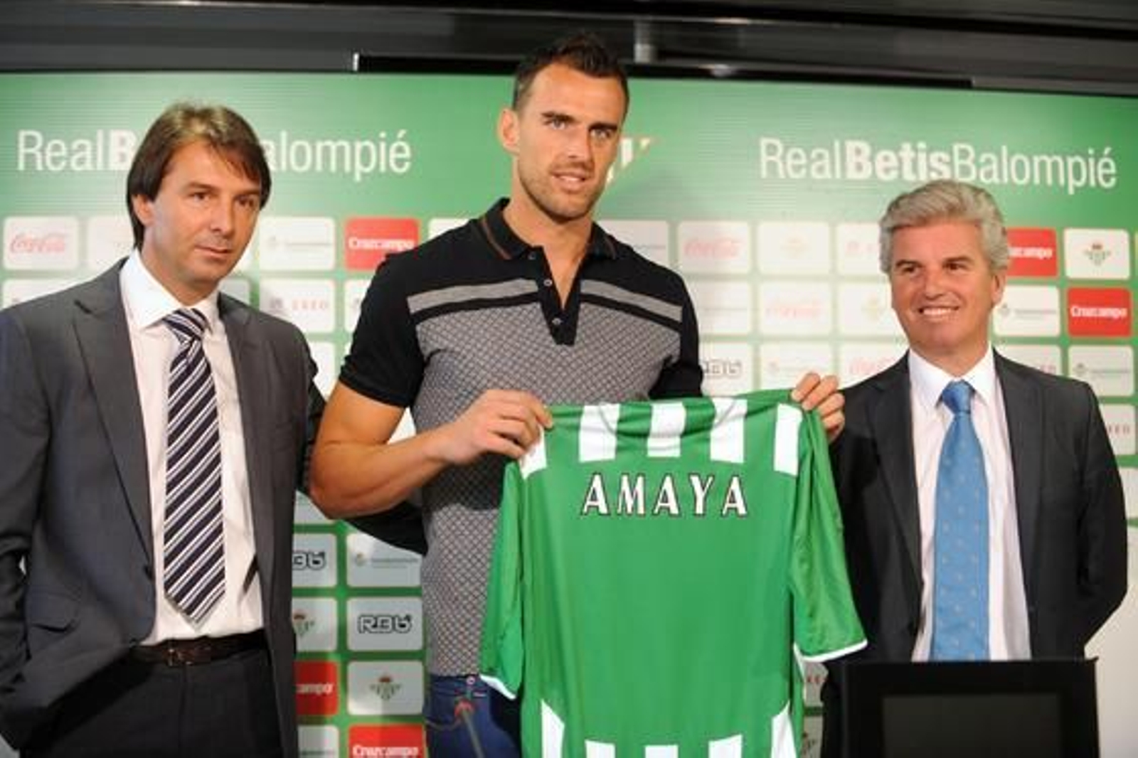 El Betis presenta al nuevo fichaje, el defensa Amaya.

Foto: Antonio Pizarro