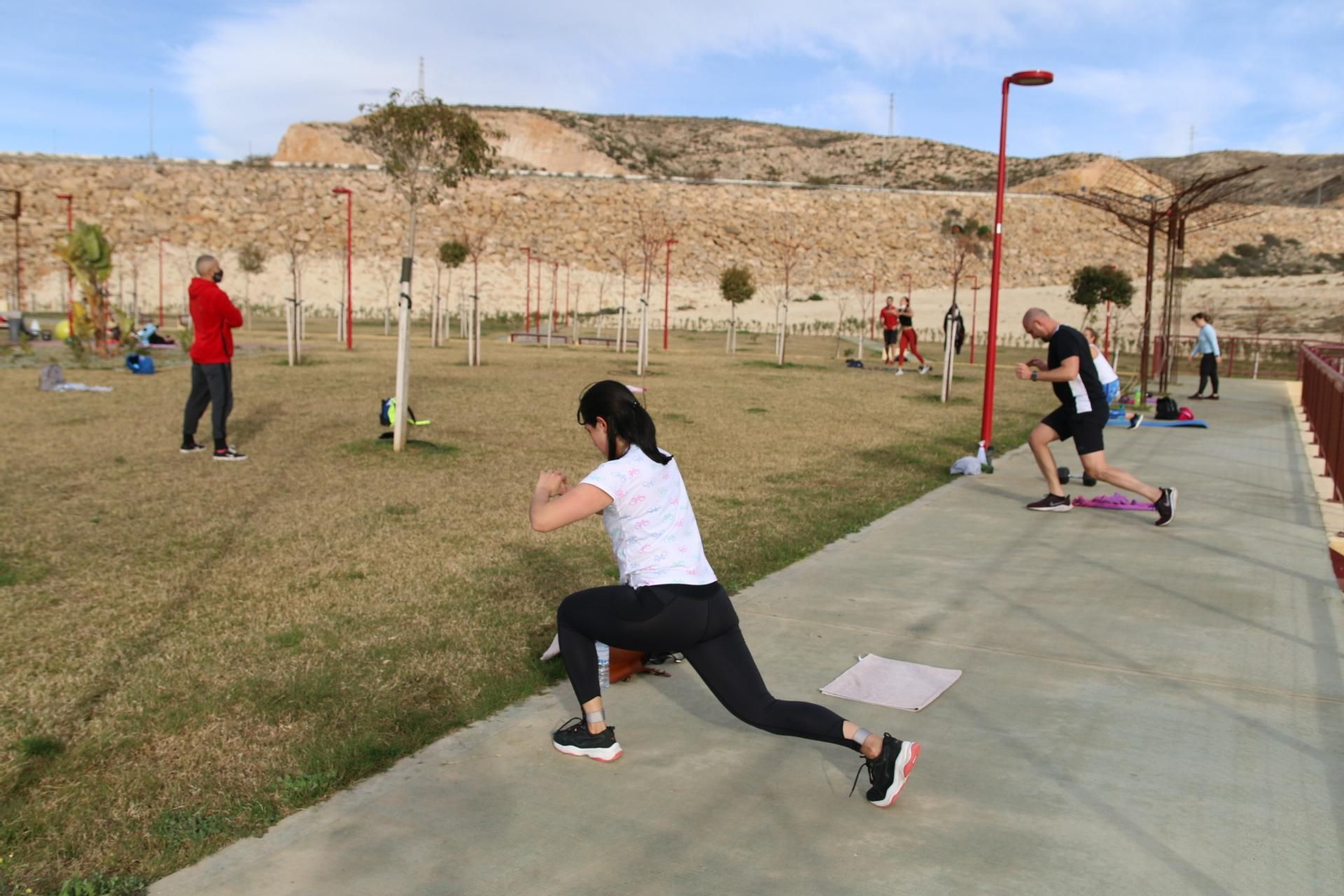 Fotogalería de los gimnasios urbanos en los parques de Almería.