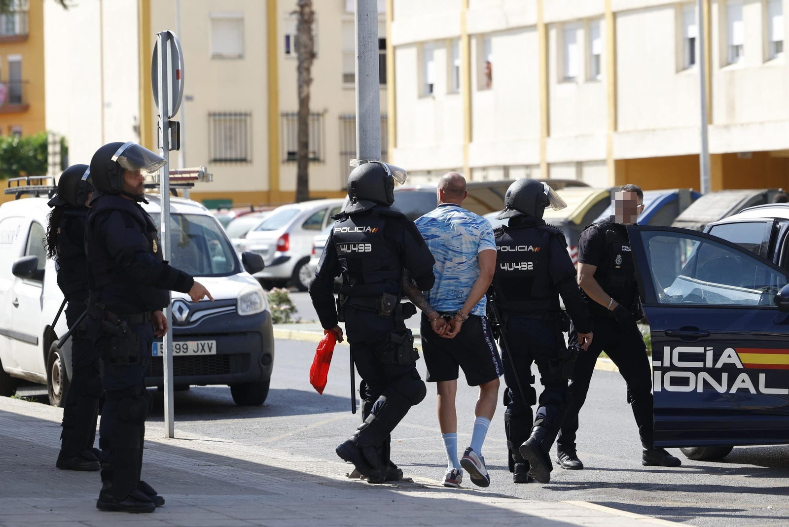 Detención en la barriada de las 512 viviendas en Puerto Real. Detención en la barriada de las 512 viviendas en Puerto Real.